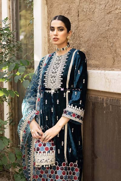 Brand …*CROSS STITCH* Stuff.*VELVET(micro9000)* Dupatta.. *ORGANZA*