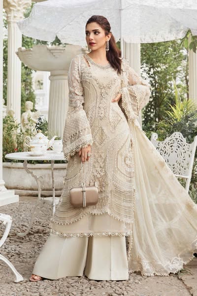 Most Demanding Article – 03 ✨ 🌸 Unstitched Premium Suit 🌸 💎 Fabric: Complete Suit on Semi Pure Chiffon